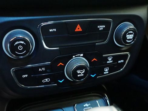 Used 2019 Jeep Compass Limited image 33