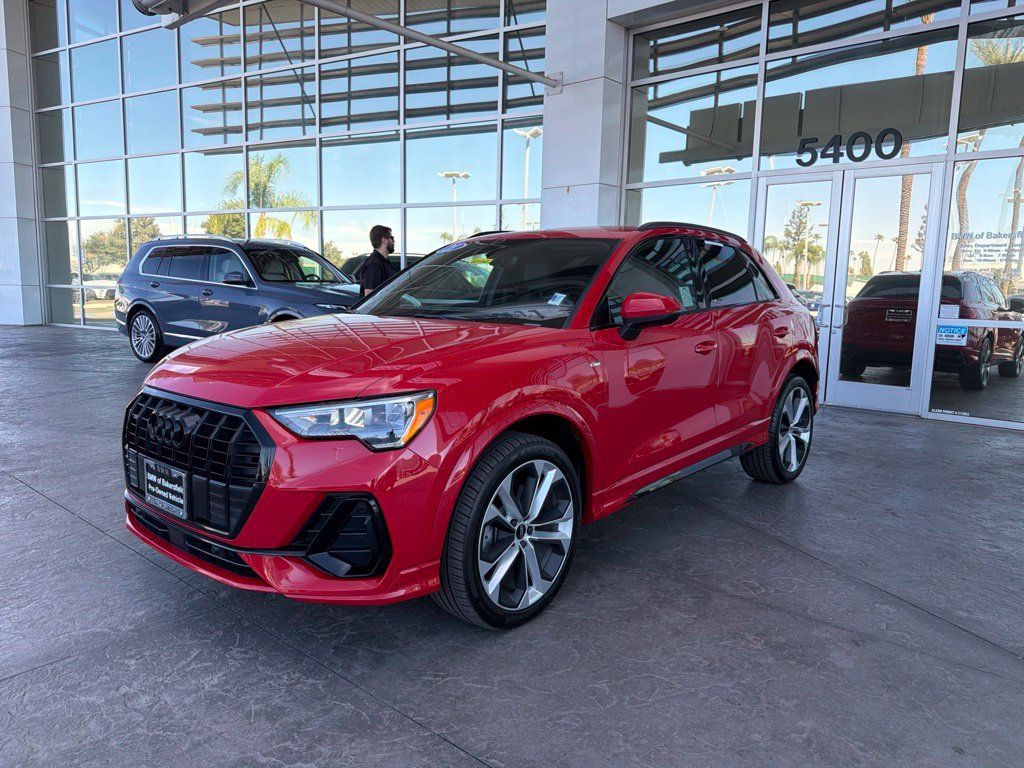 Used 2021 Audi Q3 2.0T Premium w/ Convenience Package AWD/4WD image 1