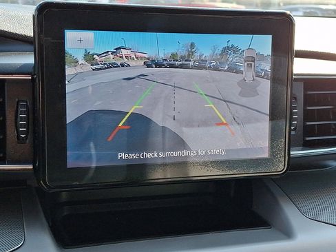 Used 2023 Ford Explorer XLT w/ Equipment Group 202A image 18