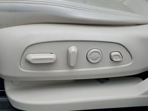 Used 2022 Buick Enclave Avenir w/ Avenir Technology Package AWD/4WD image 6