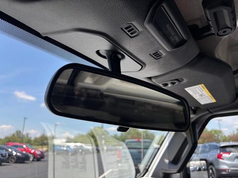 Used 2022 Jeep Wrangler Sport AWD/4WD image 34