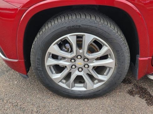 Used 2020 Chevrolet Traverse Premier w/ LPO, Black Accent Package image 24