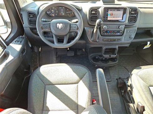 Used 2025 RAM ProMaster 2500 w/ Convenience Group image 11