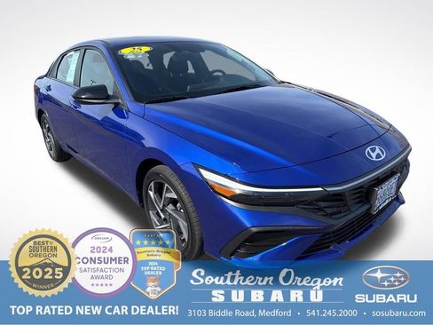 Used 2025 Hyundai Elantra SEL w/ Cargo Package image 1
