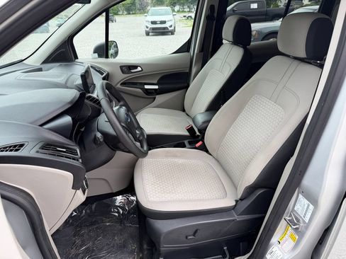 Used 2022 Ford Transit Connect XLT FWD image 3