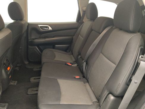 Used 2020 Nissan Pathfinder SV AWD/4WD image 18