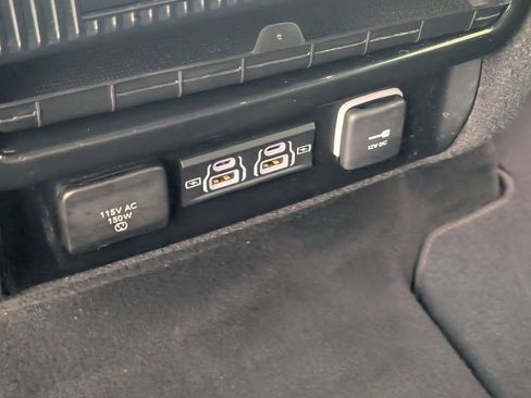 Certified 2022 Jeep Wagoneer Series II AWD/4WD image 26