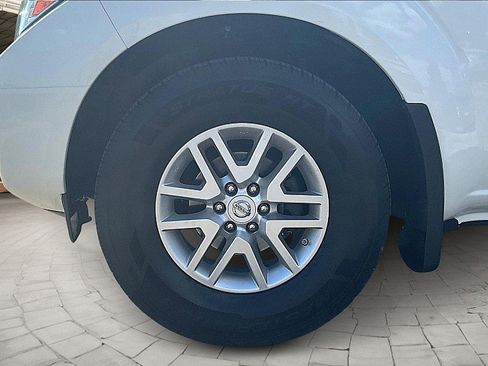 Used 2019 Nissan Frontier SV image 8