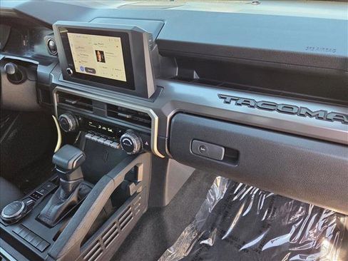 Certified 2024 Toyota Tacoma SR5 AWD/4WD image 20