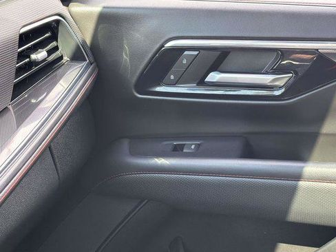 Used 2025 Chevrolet Suburban RST w/ Comfort Package AWD/4WD image 26