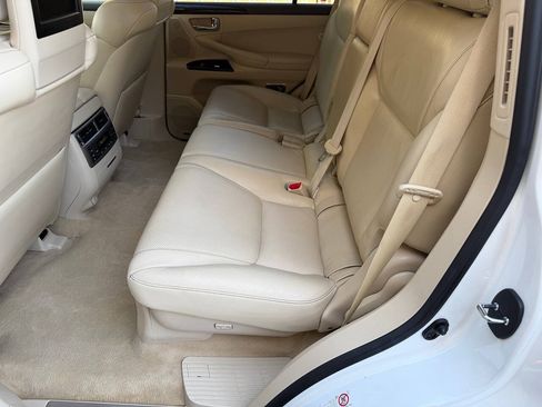 Used 2013 Lexus LX 570 4WD w/ Luxury Pkg image 98