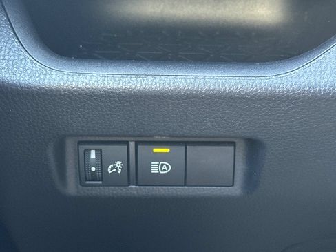 Used 2025 Toyota RAV4 XLE FWD image 34