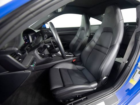 Certified 2025 Porsche 911 Carrera RWD image 5