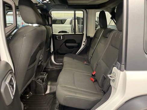 Used 2019 Jeep Wrangler Unlimited Sport S AWD/4WD image 26