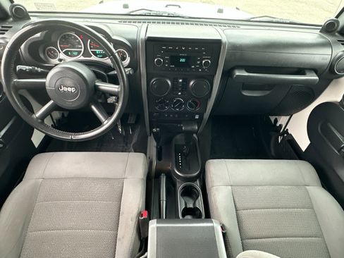 Used 2009 Jeep Wrangler Unlimited Rubicon w/ Dual Top Group image 13