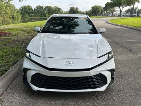 Certified 2025 Toyota Camry SE FWD image 9