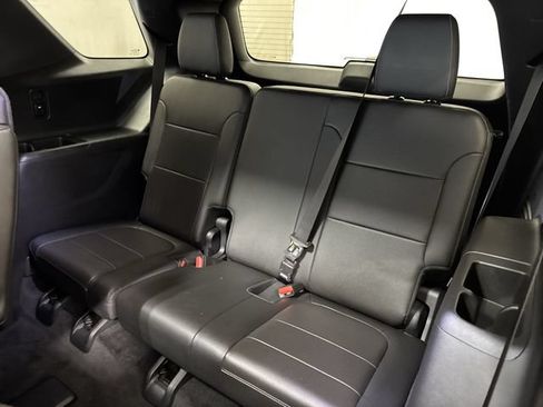 Certified 2023 Chevrolet Traverse Premier w/ Redline Edition AWD/4WD image 15