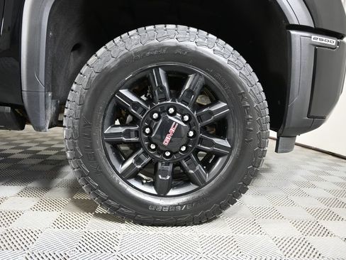 Used 2024 GMC Sierra 2500 AT4 w/ AT4 Premium Plus Package AWD/4WD image 12