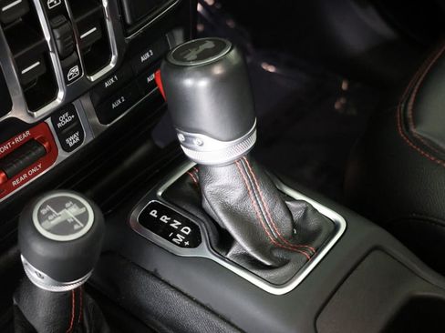 Used 2021 Jeep Wrangler Unlimited Rubicon AWD/4WD image 6