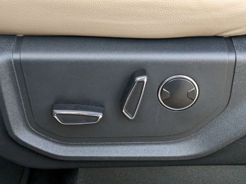 Used 2023 Ford Expedition Limited image 13