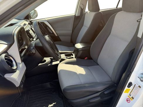 Used 2013 Toyota RAV4 LE image 9