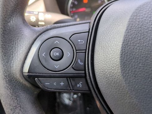 Used 2022 Toyota RAV4 XLE FWD image 22