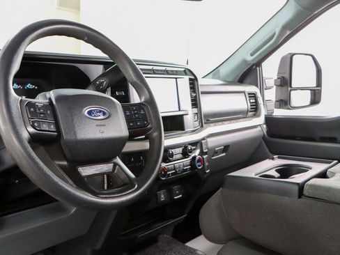 Used 2023 Ford F250 XLT w/ FX4 Off-Road Package image 23