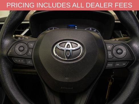 Used 2025 Toyota Corolla LE FWD image 17