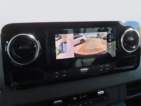 Used 2024 Mercedes-Benz Sprinter 2500 image 38