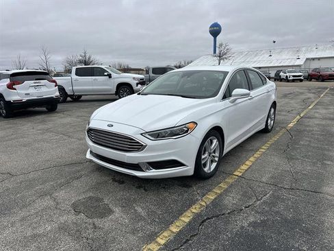 Used 2018 Ford Fusion SE w/ Fusion SE Technology Package image 1