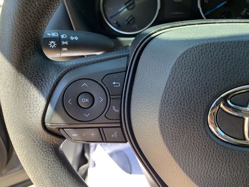 Used 2020 Toyota RAV4 LE w/ Carpet Mat Package AWD/4WD image 27