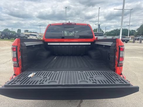 Used 2026 Nissan Frontier 4x4 Crew Cab image 13