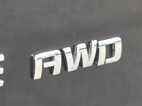 Used 2023 Chevrolet Traverse LT w/ LT Premium Package AWD/4WD image 10