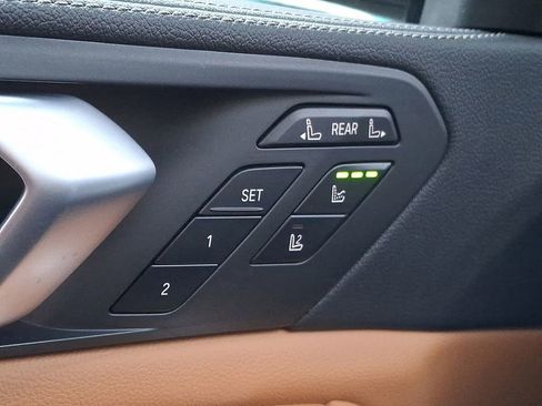 Used 2021 BMW X7 xDrive40i w/ Executive Package image 25