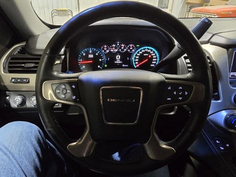 Used 2017 GMC Yukon Denali w/ Open Road Package AWD/4WD image 40