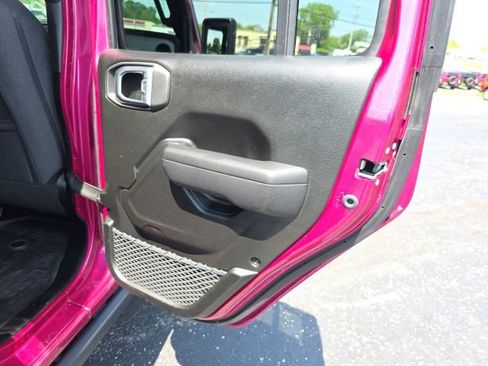 Used 2024 Jeep Wrangler Unlimited Sport AWD/4WD image 40