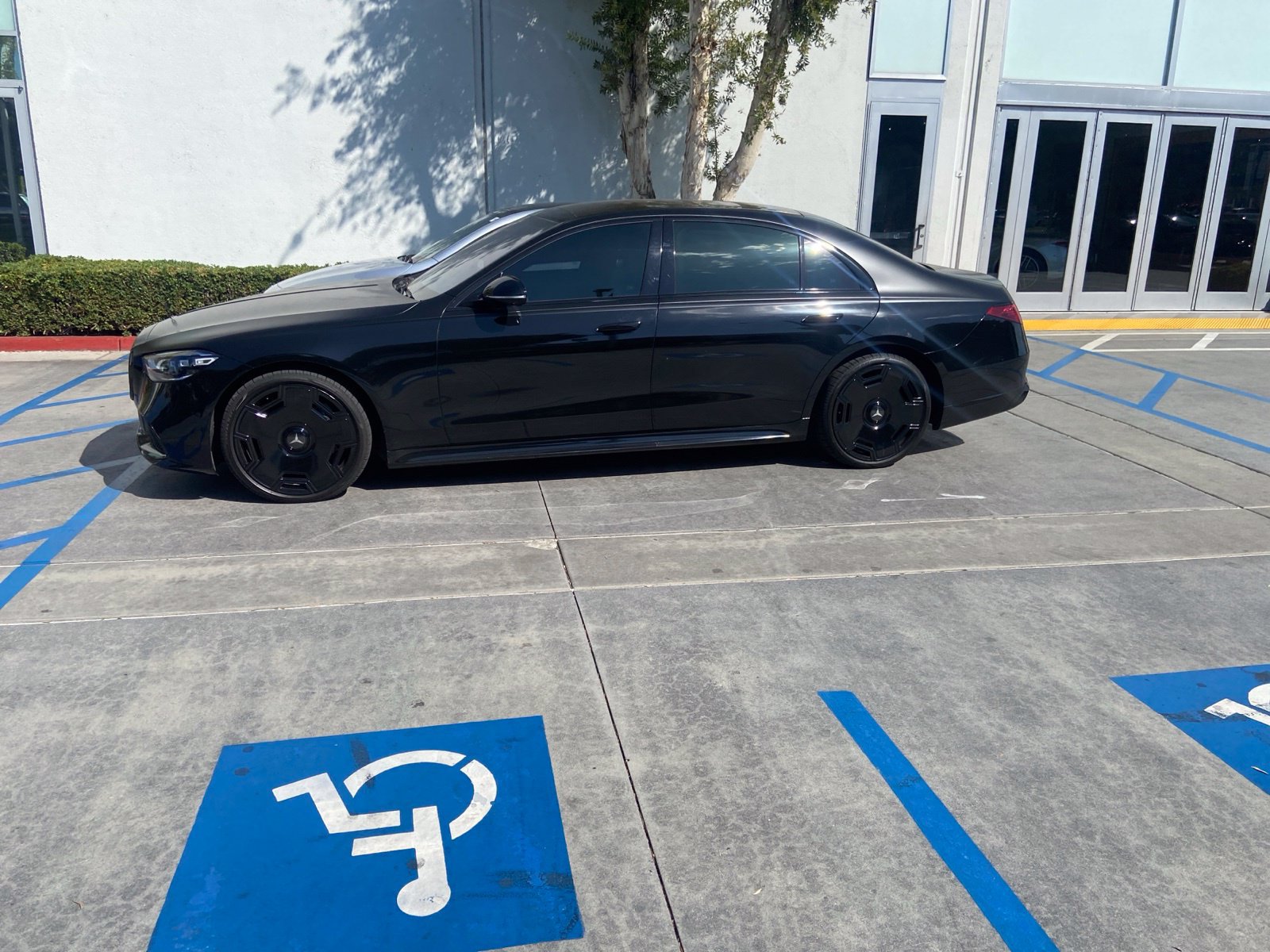 Used 2023 Mercedes-Benz S 580 4MATIC Sedan image 2