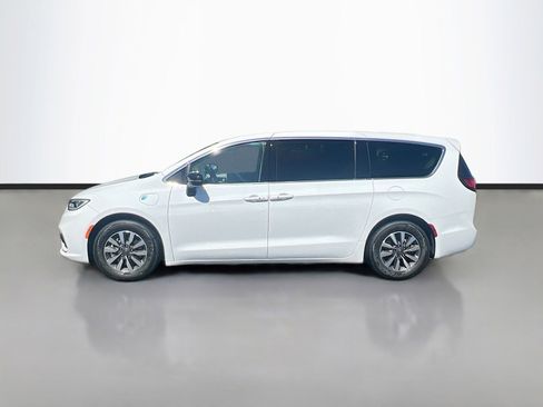 Used 2024 Chrysler Pacifica Limited FWD image 4