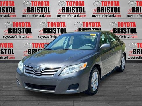 Used 2011 Toyota Camry LE w/ LE Extra-Value Pkg FWD image 8