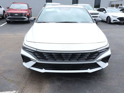 New 2026 Hyundai Elantra SEL Sport Premium FWD image 9