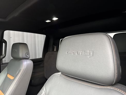 Used 2025 GMC Sierra 2500 AT4 w/ AT4 Premium Plus Package image 17