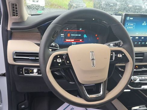 Used 2025 Lincoln Corsair Grand Touring w/ Jet Appearance Package image 14