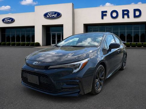 Used 2026 Toyota Corolla SE FWD image 1