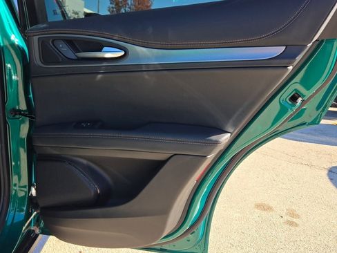 New 2025 Alfa Romeo Stelvio Sprint image 12