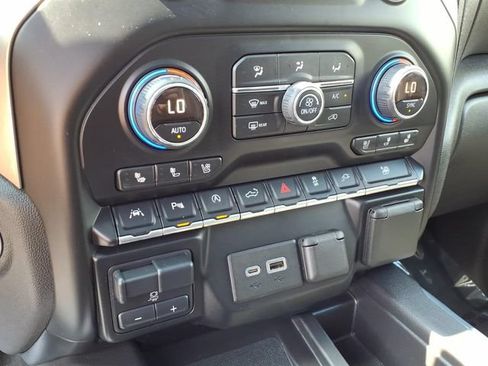 Used 2019 Chevrolet Silverado 1500 LTZ w/ LTZ Premium Package AWD/4WD image 27