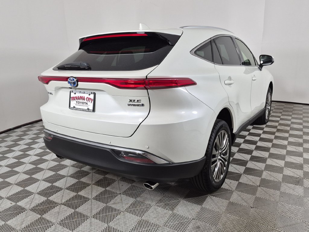 Used 2022 Toyota Venza XLE AWD/4WD image 3