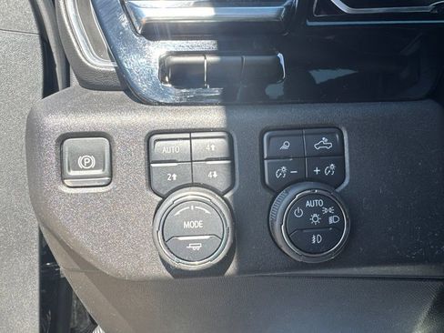 Used 2024 Chevrolet Silverado 1500 High Country w/ Technology Package AWD/4WD image 17
