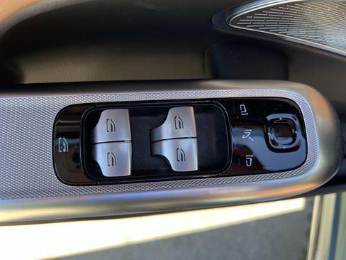 Used 2025 Mercedes-Benz E 350 Sedan image 15