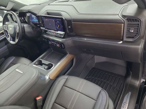 Used 2024 Chevrolet Silverado 3500 High Country w/ Technology Package AWD/4WD image 8