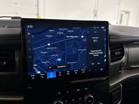 Used 2024 Ford Expedition Max XLT image 15